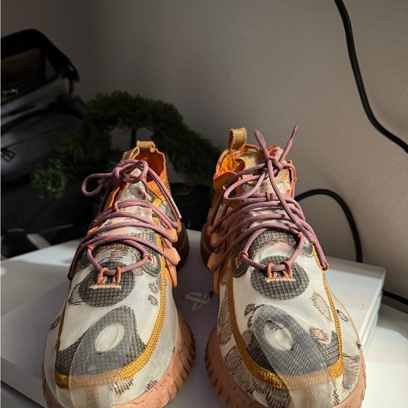 Nike Flow 2020 Athletic Shoes in Orange and Brown - Picture 7 of 9